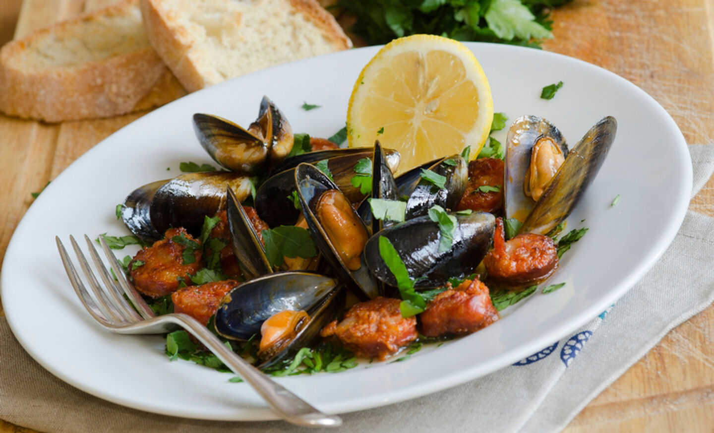 Mussels with Chorizo & White Wine Recipe | D'Artagnan