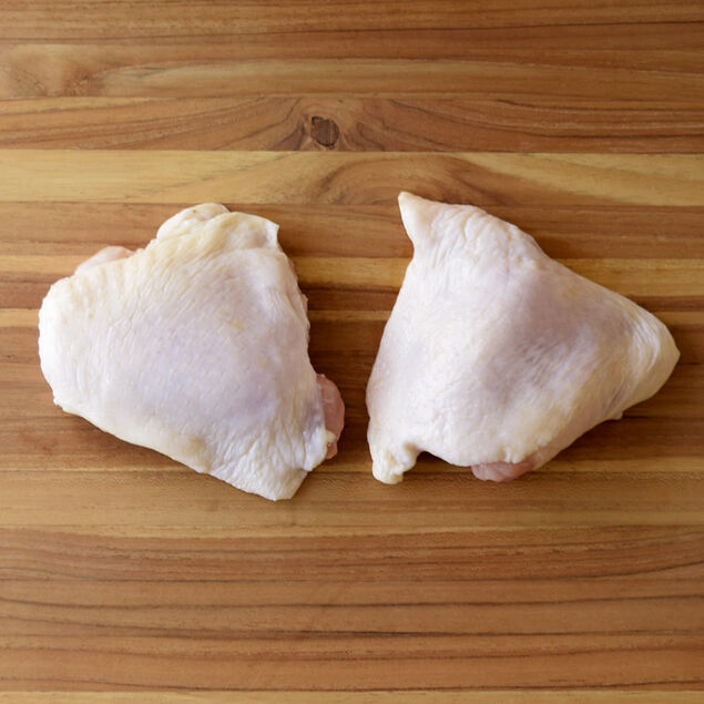 Green Circle Chicken, Bone-In and Skin-On Thighs image number 0