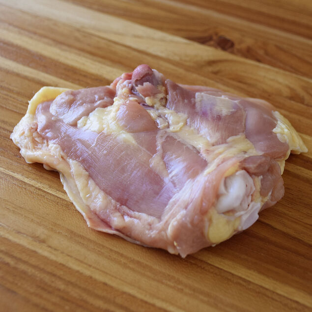 Heritage Green Circle Chicken Thighs image number 1