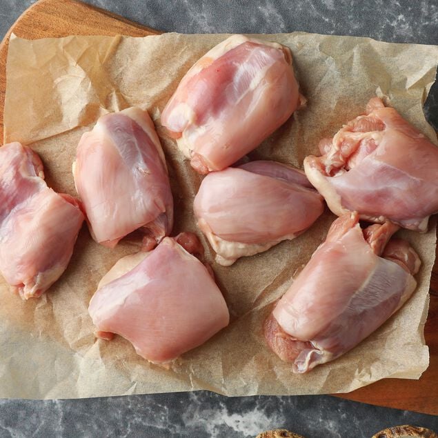 Green Circle Chicken, Boneless and Skinless Thighs image number 1