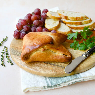 Laura Chenel Ch&egrave;vre en Cro&ucirc;te, Thyme & Rosemary