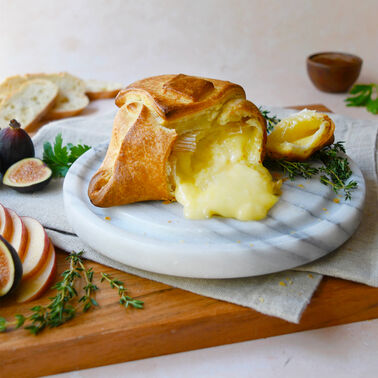 Marin French Cheese Co. Brie en Cro&ucirc;te